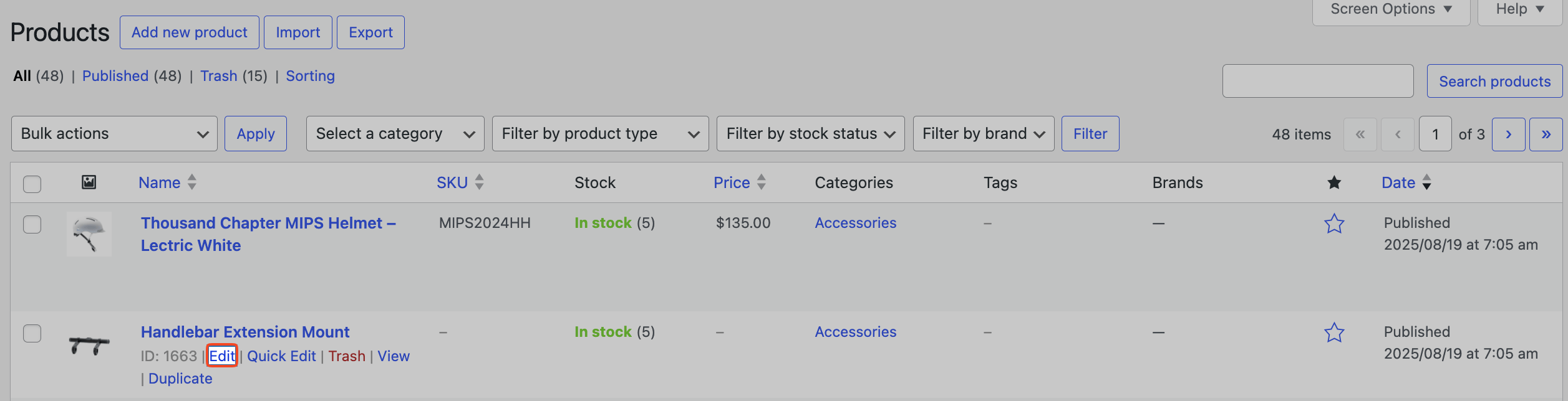 This image shows how to edit a variable product and track the stock quantity